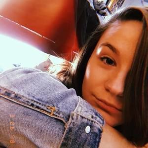 Meet your Posher, Becca